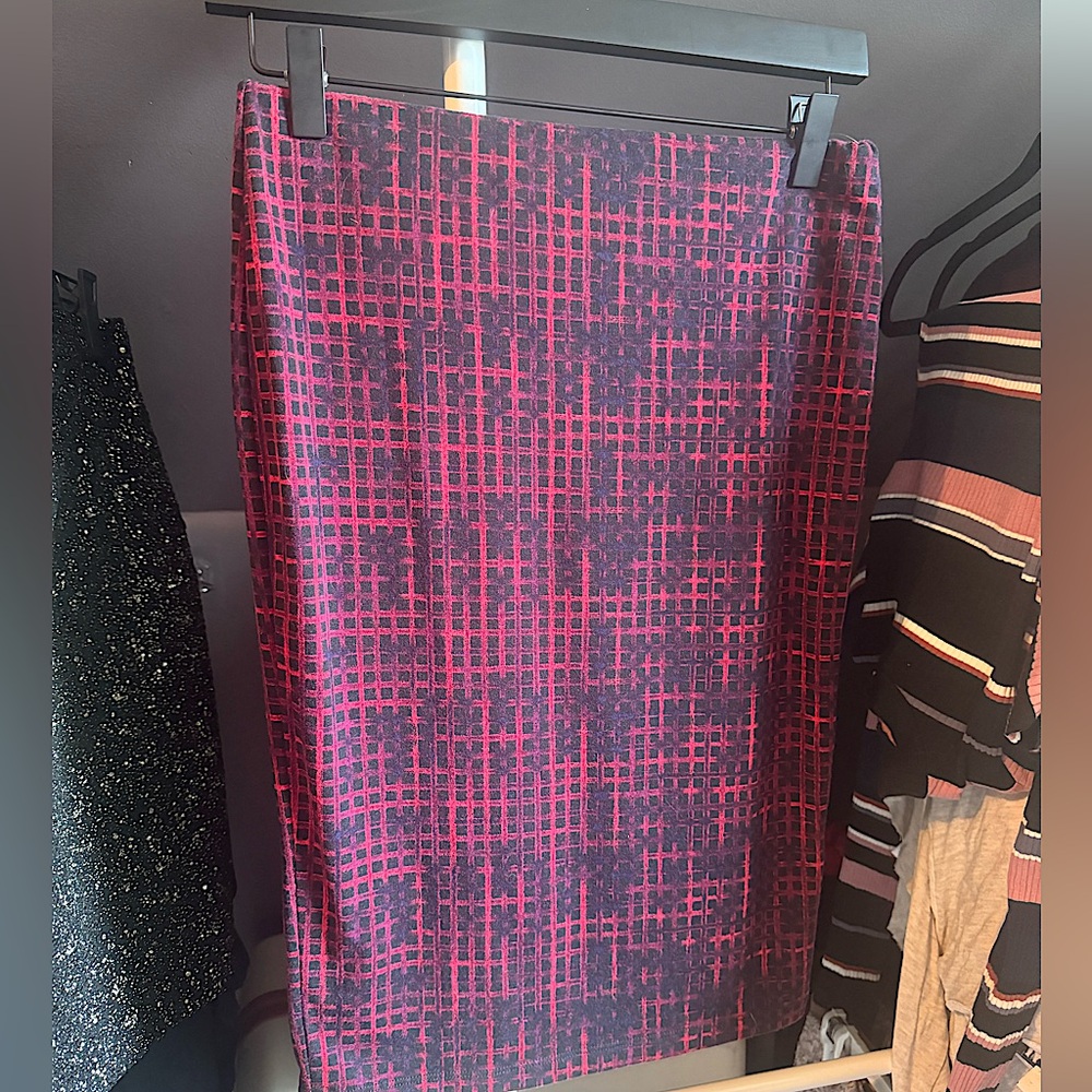Plaid pencil skirt
